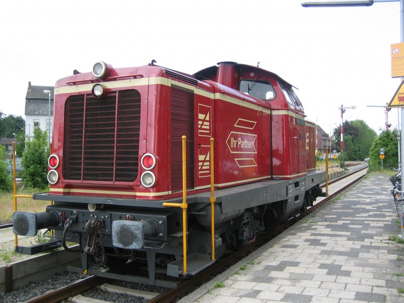 Die D21 der Bentheimer Eisenbahn wartet im Bahnhof Steinfurt-Borghorst auf die Weiterfahrt nach Gronau(Westf).