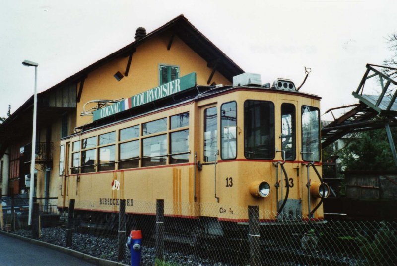 Die Nummer 13 der Birseckbahn am 28. Mrz 2009 in Kerzers, Eisenbahnmuseum