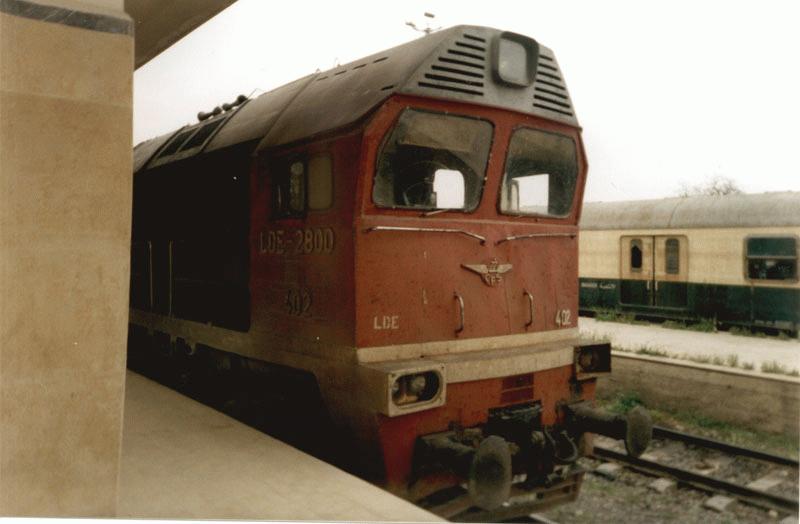 Die russische Diesellok LDE2800 No.402 bereit zum fahren nach Aleppo