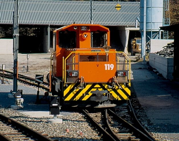 Tmf 2/2 119 in Reichenau-Tamins. Gebaut von Sch�ma findet man