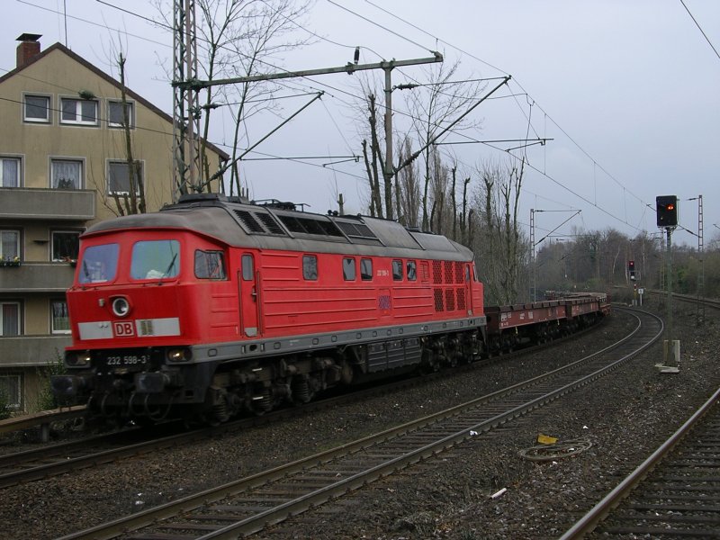 Diesel Power , Ludmilla ,BR 232 598-3 ist mit dem leeren GZ nicht
ausgelastet.BO Hamme,(07.03.2008)