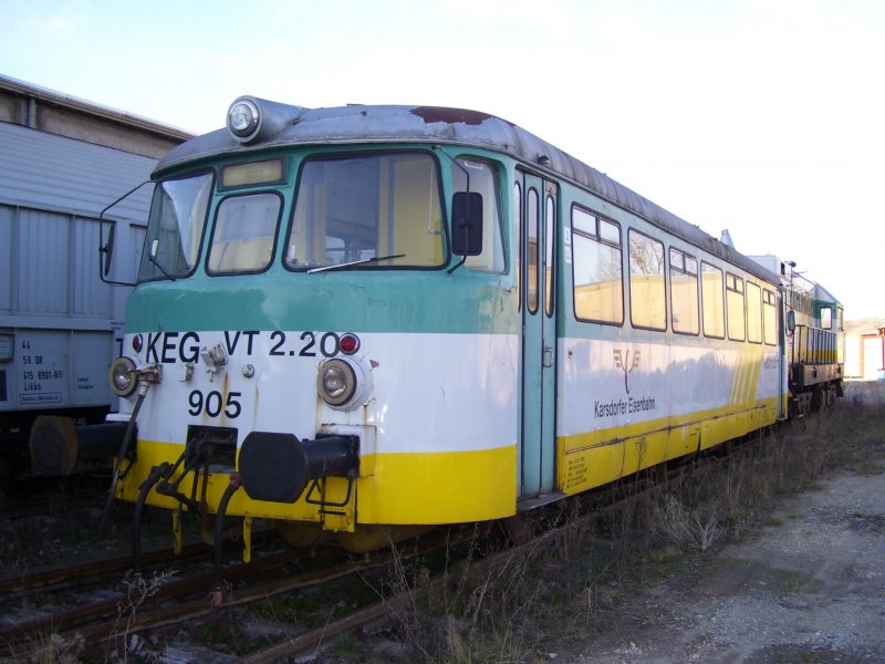 Dieser KEG VT 2.20 MAN Schienenbus ist am Zementwerk Karsdorf abgestellt. Er war Mitte der 90iger Jahre im tglichen Einsatz auf der Unstrutbahn; 26.01.2008