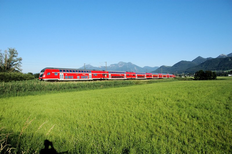 The Munich-Salzburg-Express at 17:06:09 between Prien and Bernau (automatically translated,