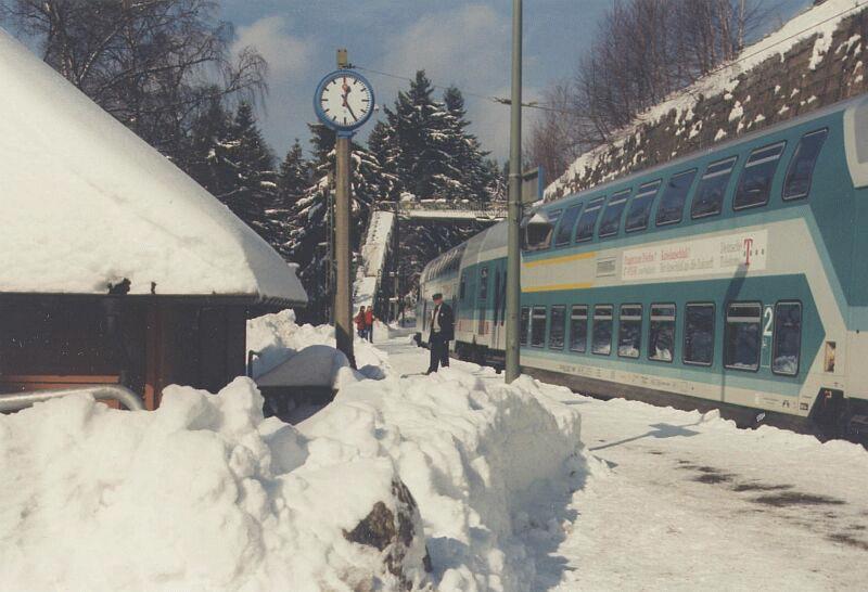 Double-deck coaches second execution in April 1996 after the collapse