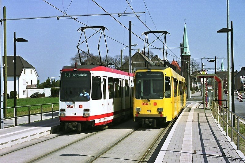Tw 145 and 115 on the (H) Businkstraße at the