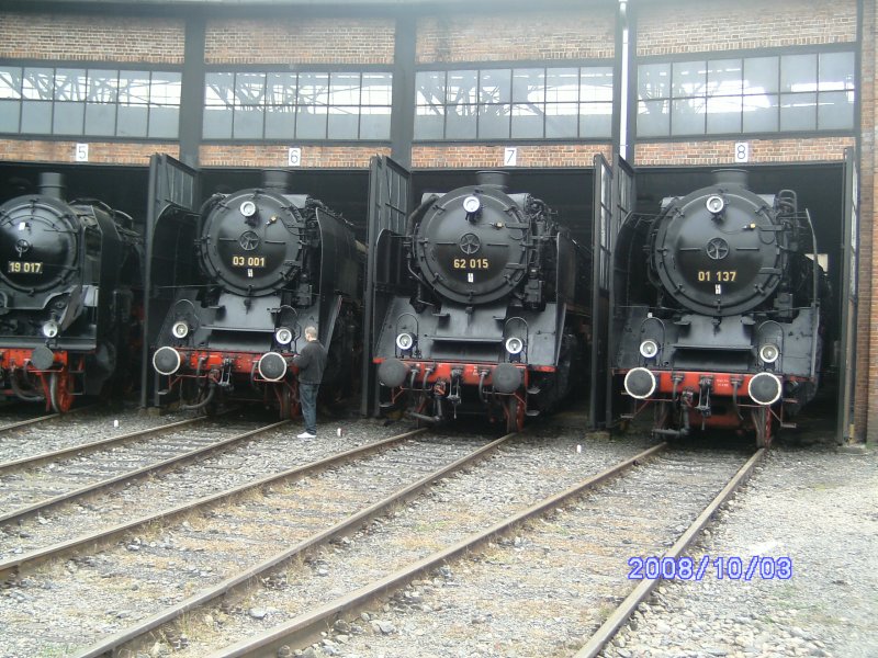 Das Trio der 30er jahre v.l.n.r. 03 001,62 015 und