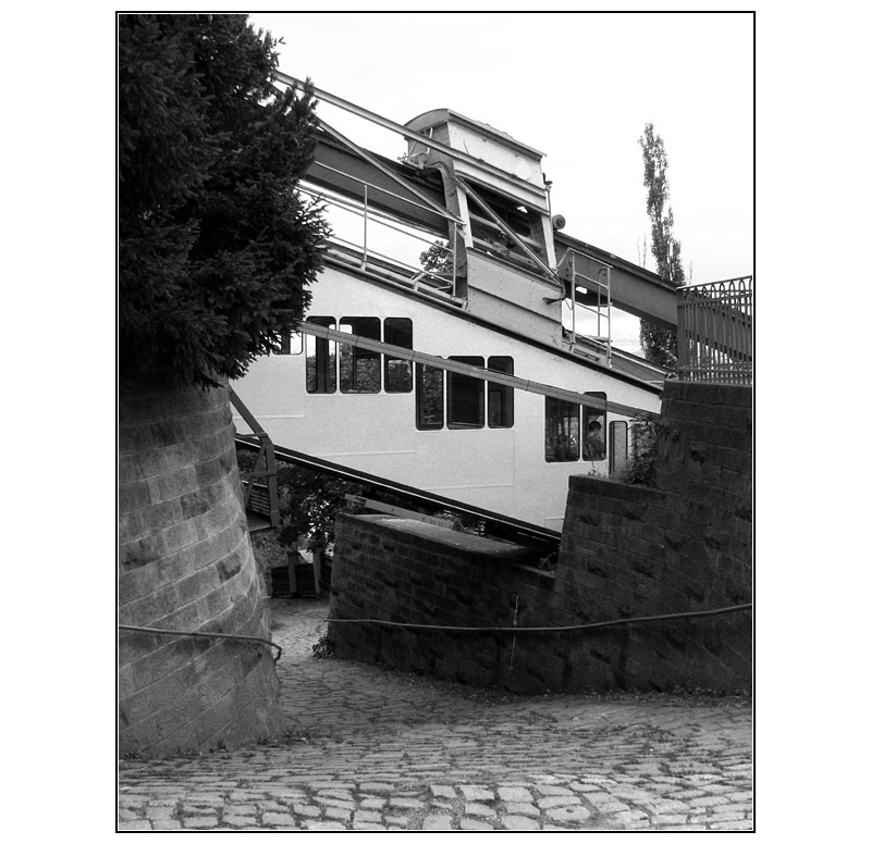 The Dresden cable car hovers low over here in just