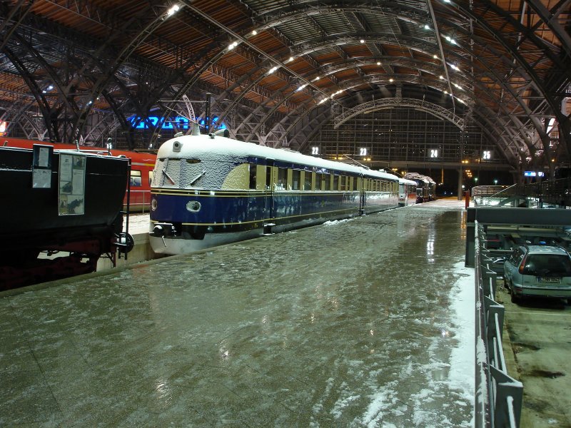 SVT 137 225 Winter im Leipziger Hbf 29.12.2005 