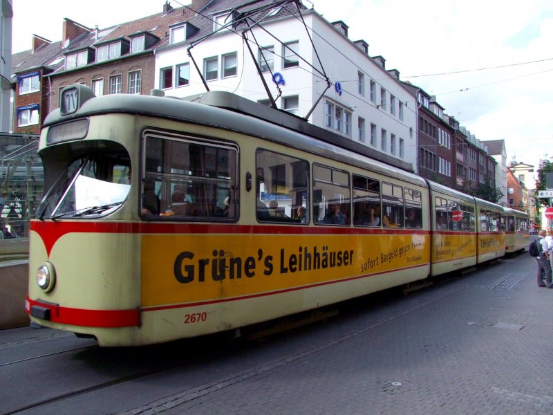 2670 f�hrt als Linie712, und verl�sst Haltestelle Heinrich-Heine-Allee; 081204 