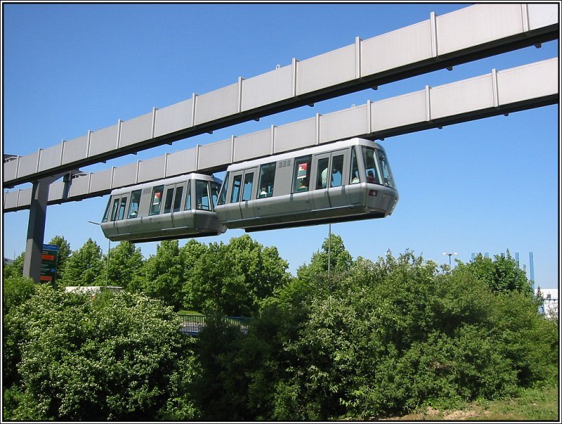 The Skytrain Düsseldorf, on the road between the train station
