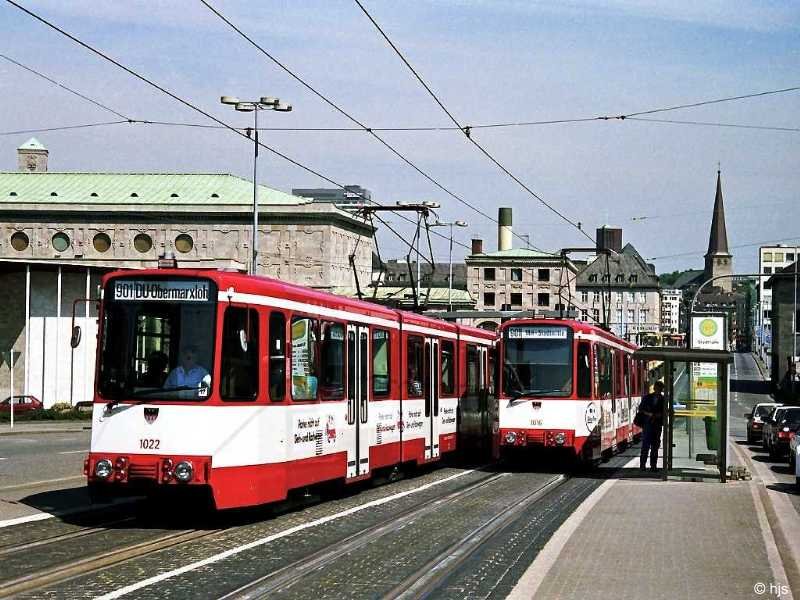 DVG-Tw 1022 und 1016 an der (H) Stadthalle in Mlheim (21. Juli 1989) 