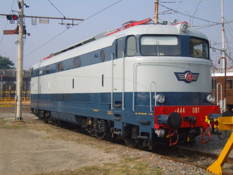 E 444 001 ellok am 12/11/2008 im Milano Smistamento 
