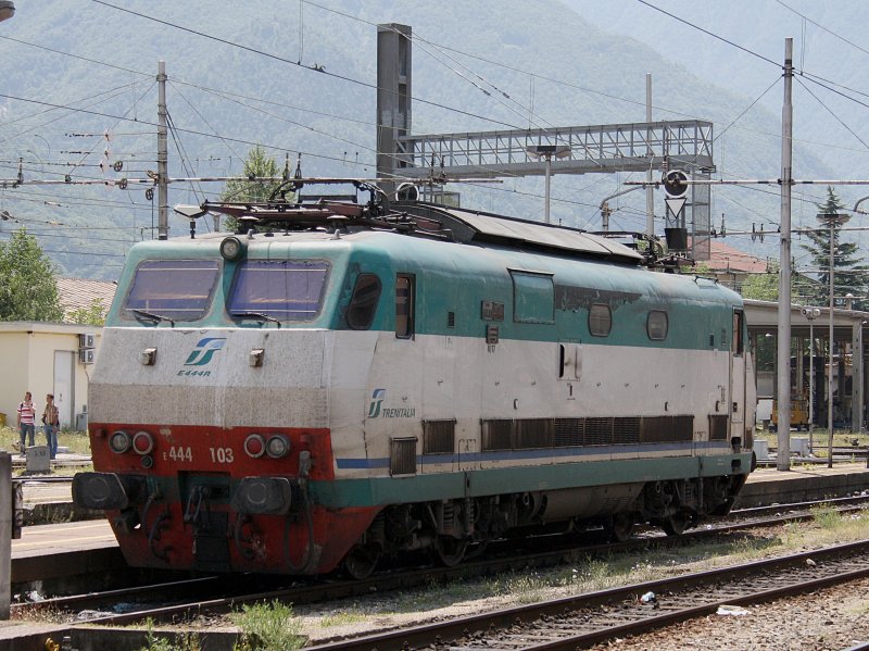 The E 444 02.07.2009 parked in Domodossola. (automatically translated, Powered