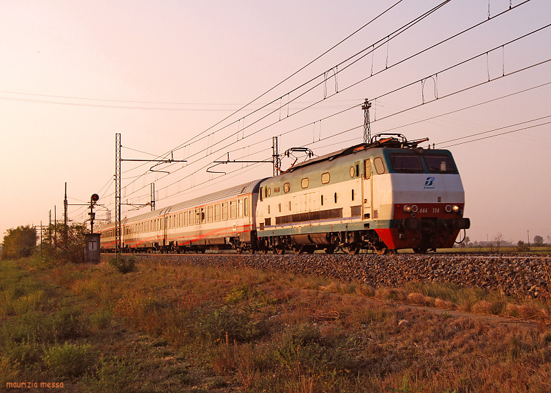 FS E444R 114 hauling the ICPlus 651 Leopardi (Milano Centrale-Pescara)