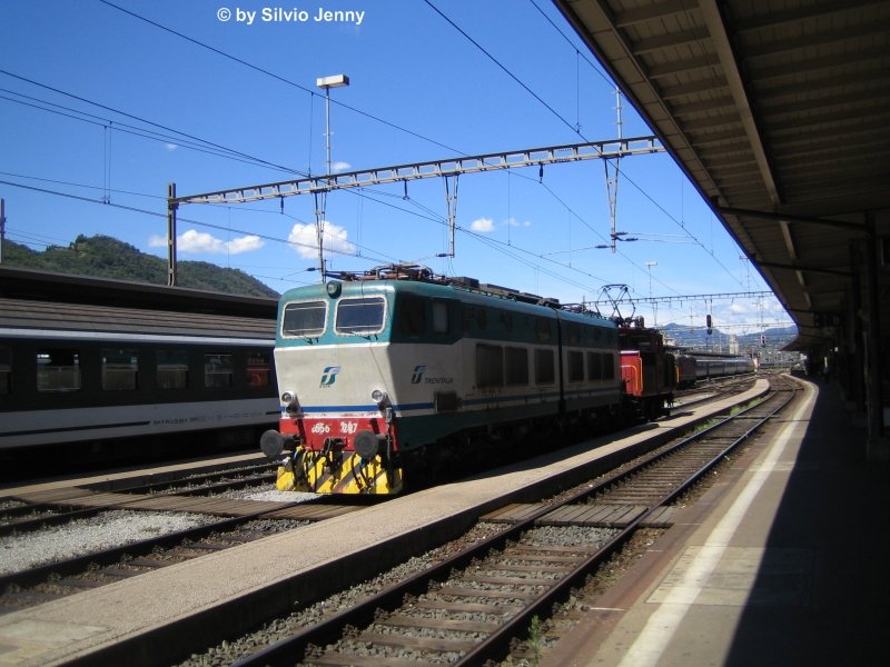 E 656 227 is pushed on 08/03/2007 by E934 in