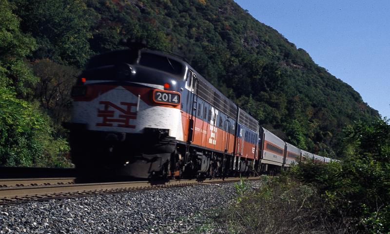 A FL 9 pushes a local train to New York