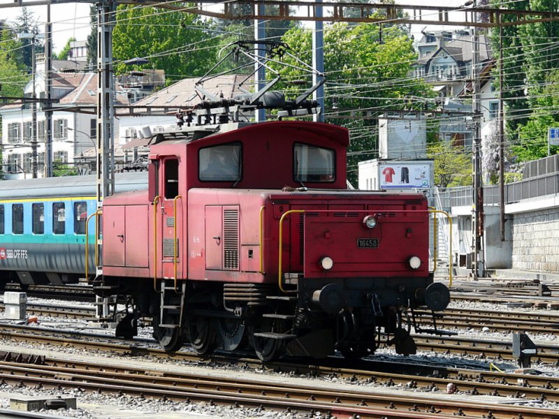 SBB - Rangierlok Ee 3/3 16458 im Bahnhofsareal von Bern