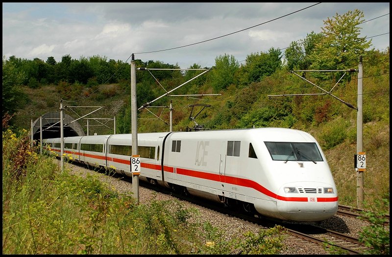 Ein ICE-1 ist auf der Fahrt nach Mnchen Hbf. Aufgenommen im August 2008 bei Pulverdingen (am Km 86.2) auf der SFS Stuttgart-Mannheim.