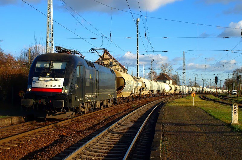 182 502 with the Zementleerzug Deuna at 17:11:08 in Anger