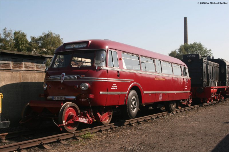 Schiene-Stra�e-Bus in Bochum Dahlhausen. 20.9.08  