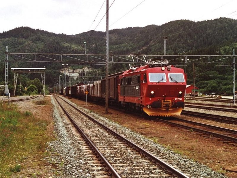 16 in 2214 with a freight train at Store on