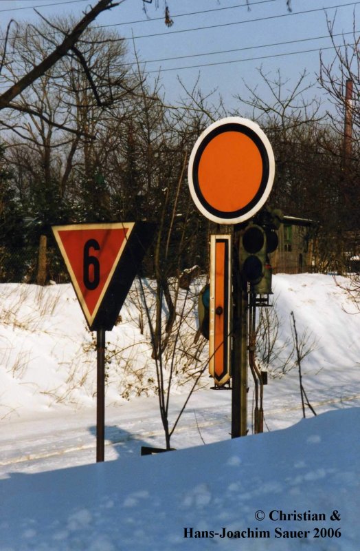 Elektromechanisches Vorsignal (s) mit Geschwindigkeitsanzeiger in Remscheid–Lennep 1991.