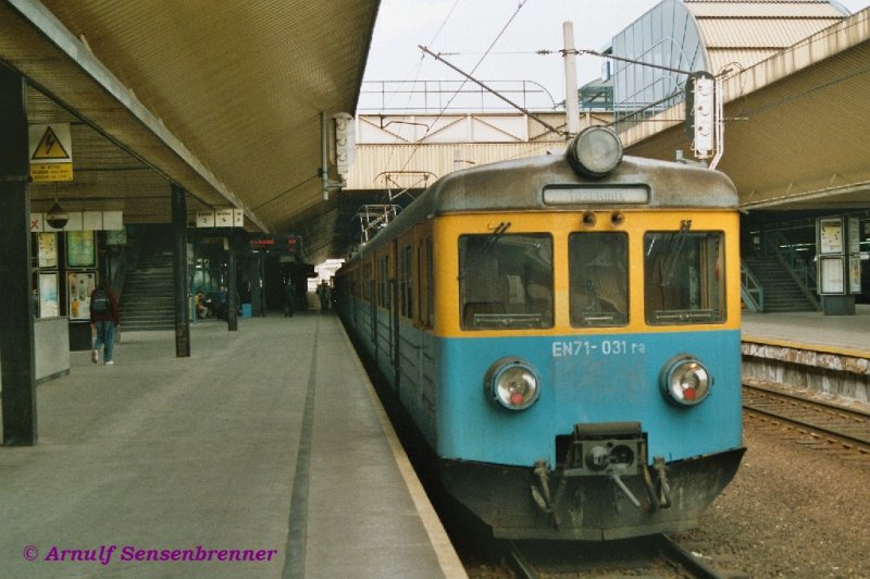 Vierteiliger Elektrotriebwagen EN71-031.
Dieser Triebzug der Reihe EN71 ist durch Umbau