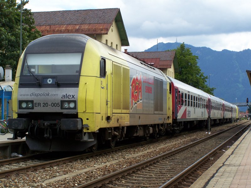 ER20-005 mit den ALX  Allguexpress  von Mnchen Hbf nach Oberstdorf im Bahnhof Immenstadt(Allgu). Aufgenommen im Sommer 2007