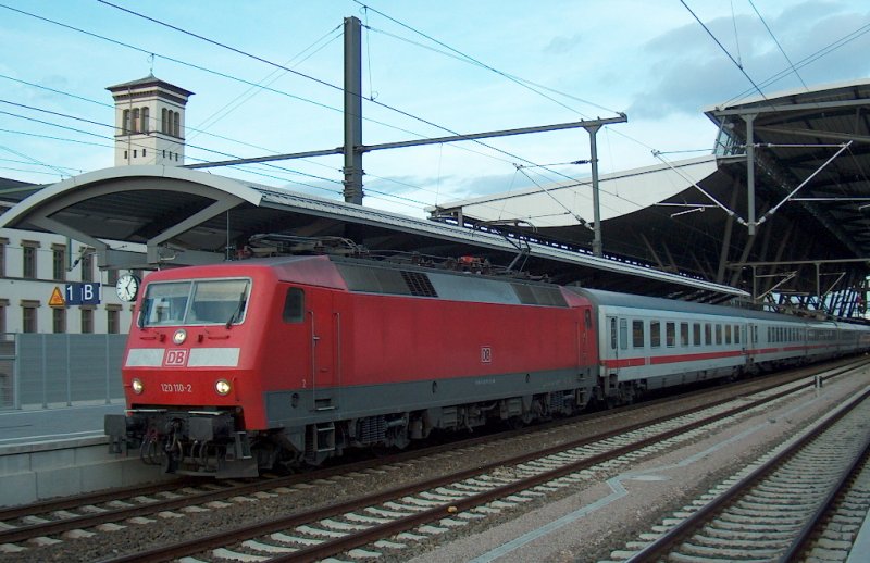 DB 120 110-2 mit dem IC 2252 von Leipzig Hbf