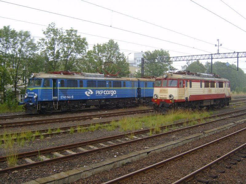 26.06.2009 Jelenia Gora ET41-144 und EP07-1019 