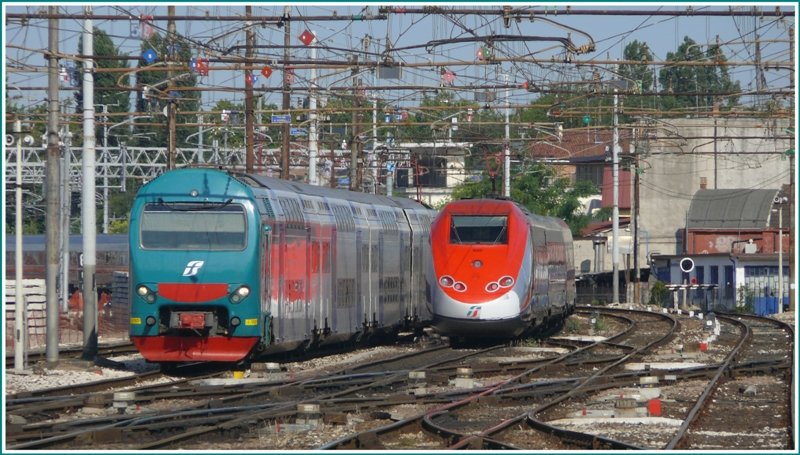 ALe 506 ETR500 Freccia Rossa crossed the track prior to