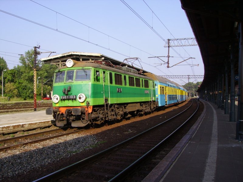 EU07 im HBF OPOLE  