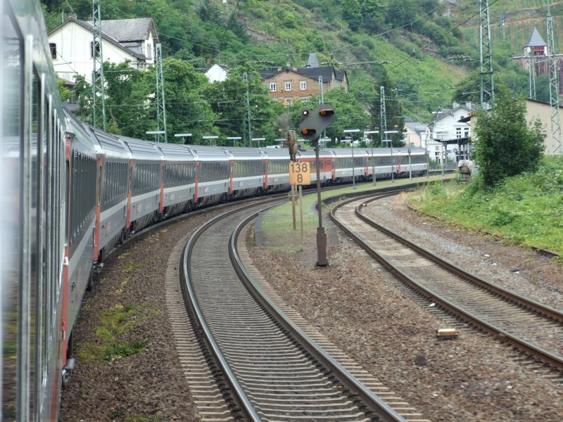 Bild aus dem EC 101 Rtg. Chur am Bhf. Bacharach