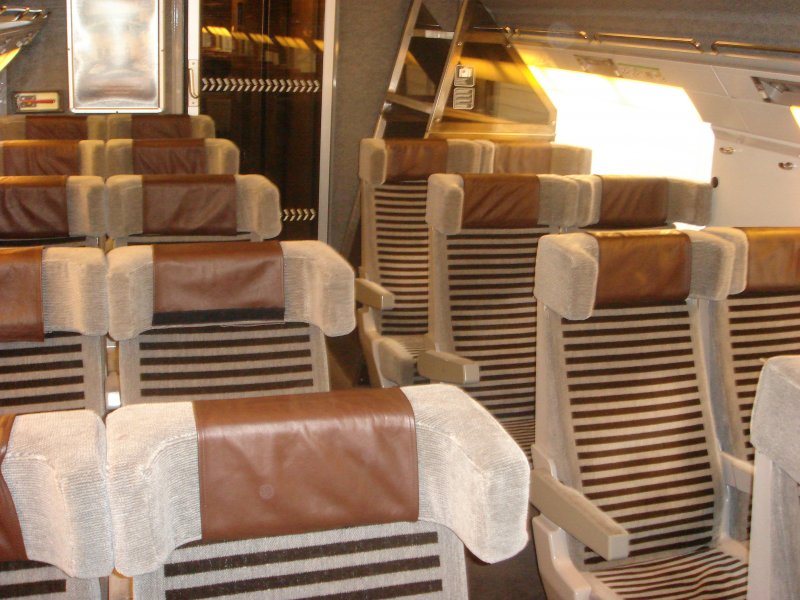Der Eurostar von innen. Nicht gerade gem�glich aber ein absoluter