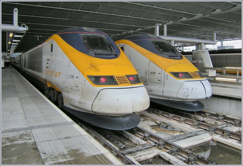 Zwei Triebk�pfe und dazwischen 18 Wagen, - da ist nat�rlich