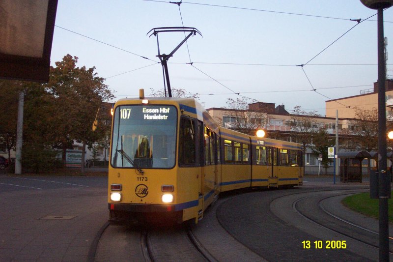 EVAG-Straenbahnwagen 1173 in der Abenddmmerung an der (H) Bredeney als KulturLinie 107 Richtung Essen-Katernberg