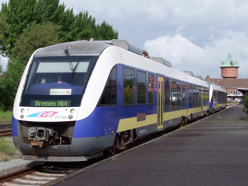 VT109 leaves as the Station RB14941 Cuxhaven; 090 829 (automatically