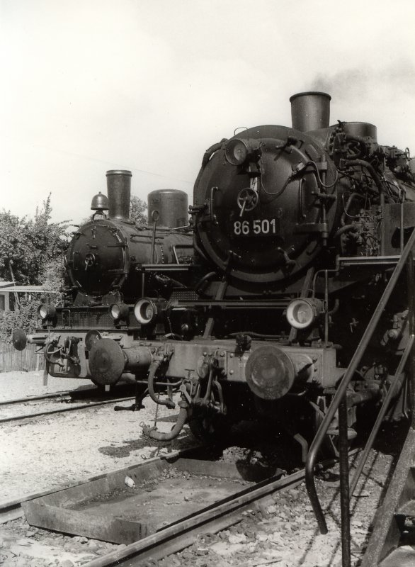 Steam locomotive atmosphere in Erfurt-West, around 1988 (automatically translated, Powered