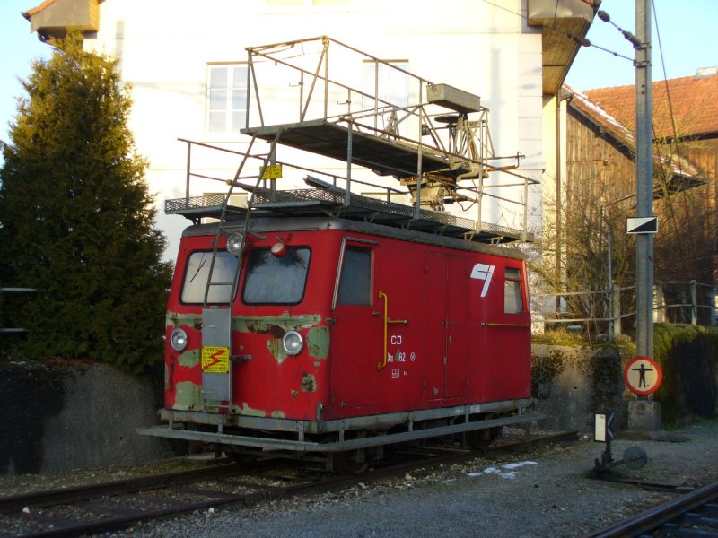 Fahrleitungsunterhalt Dienstfahrzeug Xm 1/2 182 (ex DB Schwerer Kleinwagen 61-9109 )im Bahnhof von Bonfol am 02.02.2007