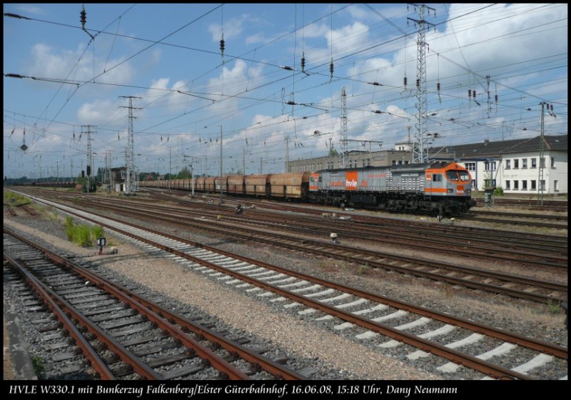 HVLE W330.1 mit Bunkerzug nach Ruhland in Falkenberg/Elster. 