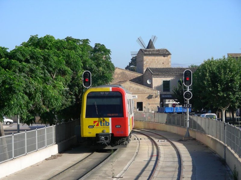 SFM railcars in Sineu 61-42 (23 July 2008) (automatically translated,
