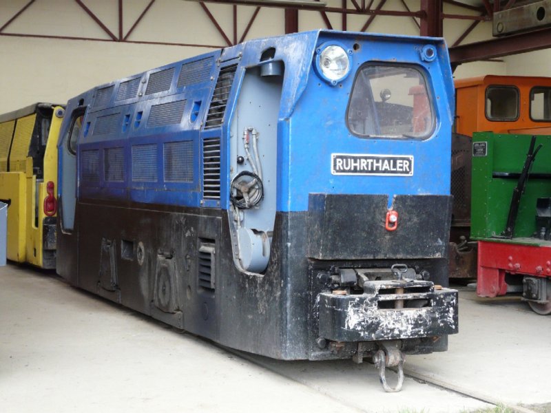 FGF Diesellok Nr.39 ( RUHRTALER G 90 HVE ) im Depot der Feld und