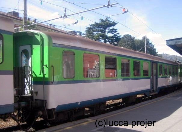 A former SBB Light steel cars on 23.03.2008 in Como