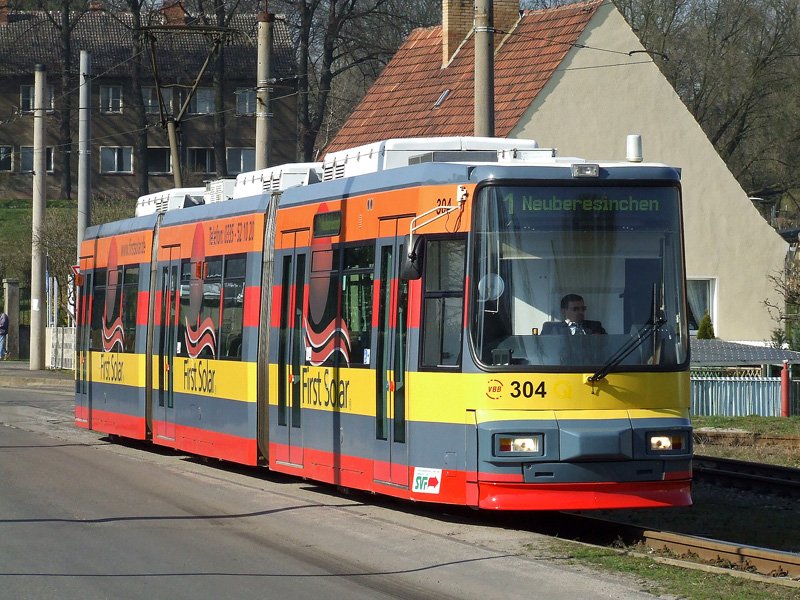Tw 304 am 09.05.07 an der Endhaltestelle Lebuser Vorstadt. 
