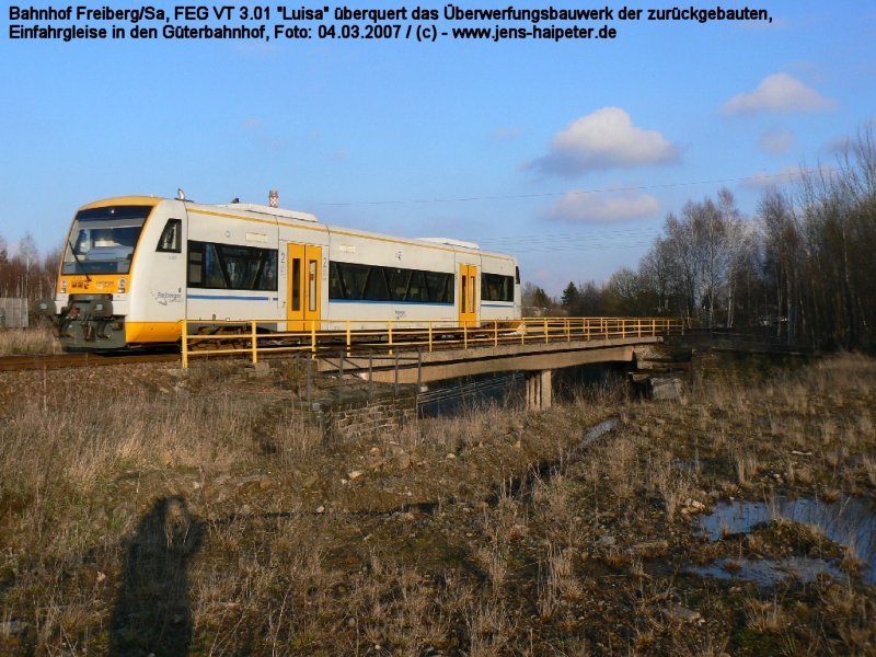 Bahnhof Freiberg / Sa. VT3.01 "Luisa" crosses the railway station
