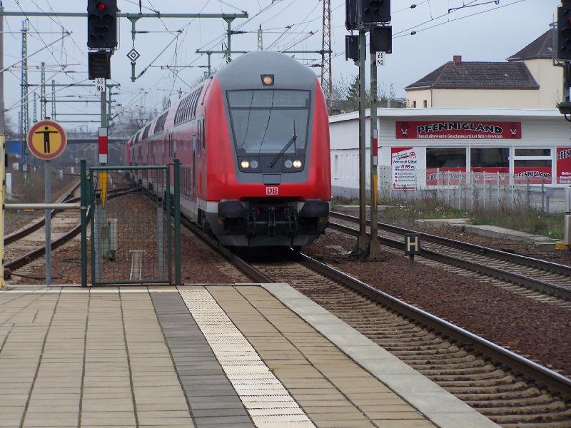 Fürstenwalde station platform 2, the train line RE1 Taken on