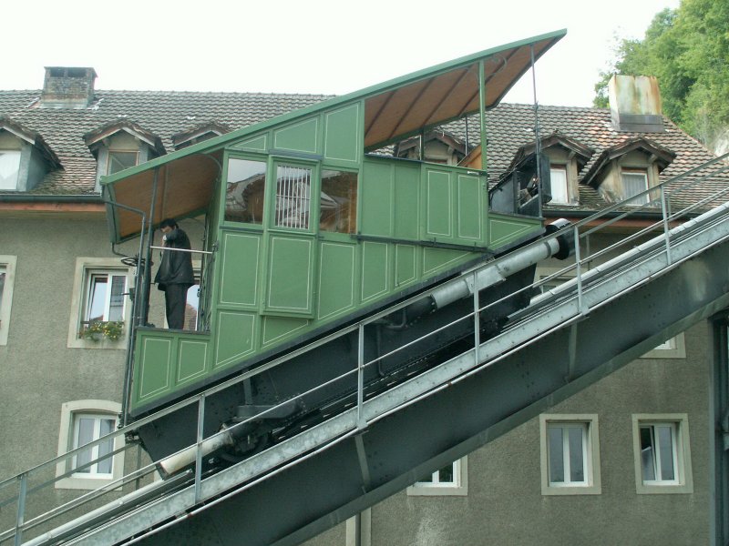 Funiculaire Fribourg / Freiburg.Wagen on the 55% of the plant