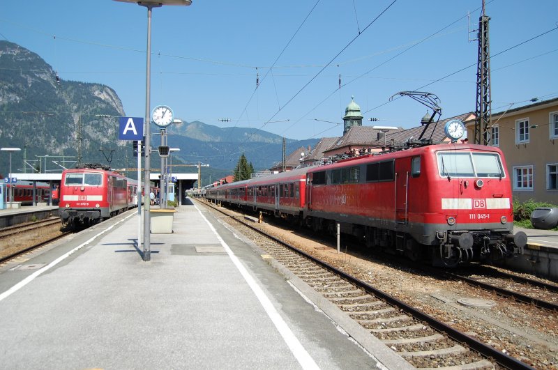 Br 111 072-5 mit ihrer RB nach Innsbruck trifft sich