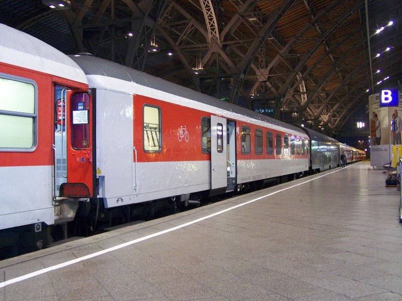 Newly painted car in the CNL 1458 of Dresden main