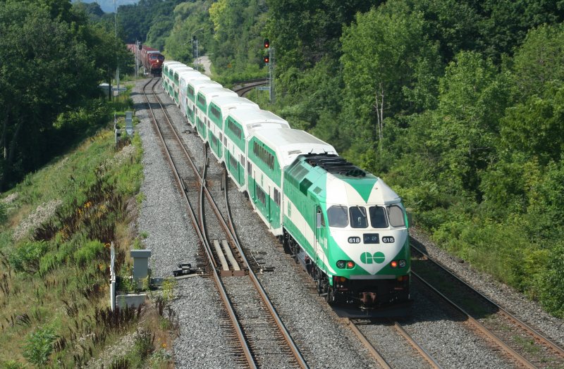 GO Transit MP40-3c 618 with regional train to Hamilton on